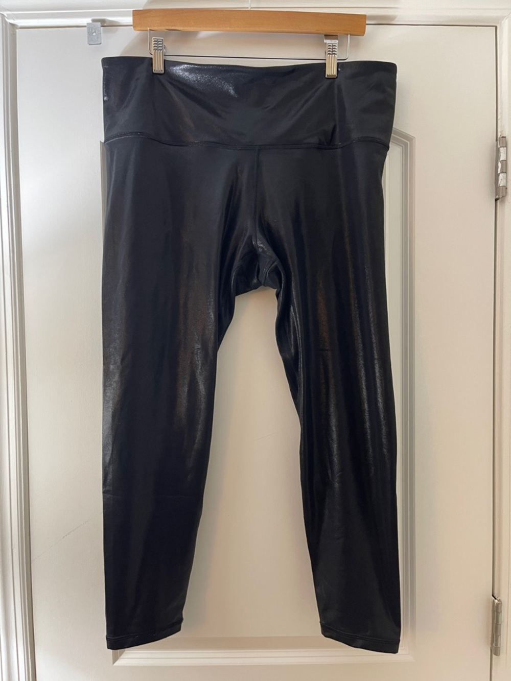Athleta Black Elation Shine Leggings/Tights